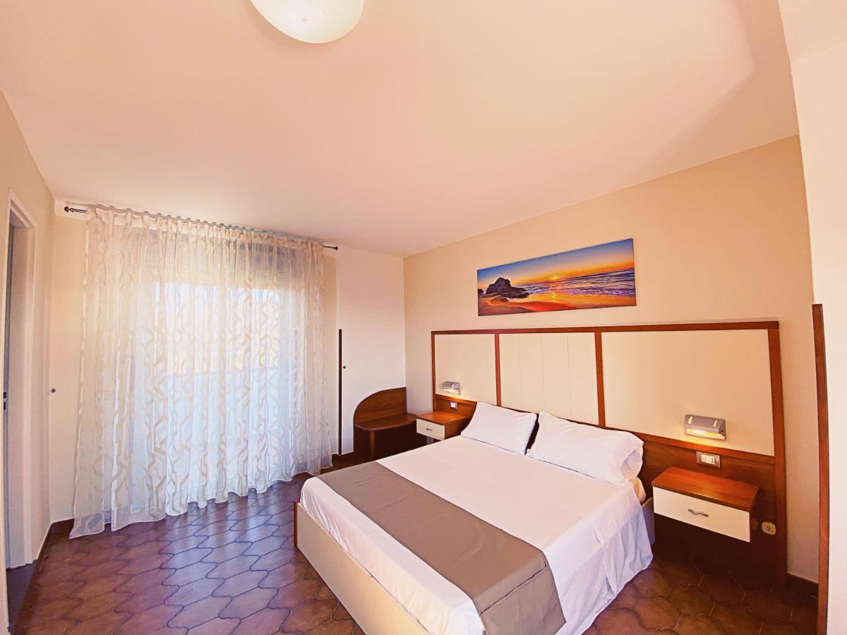 Residence Hotel Felix Ricadi Εξωτερικό φωτογραφία