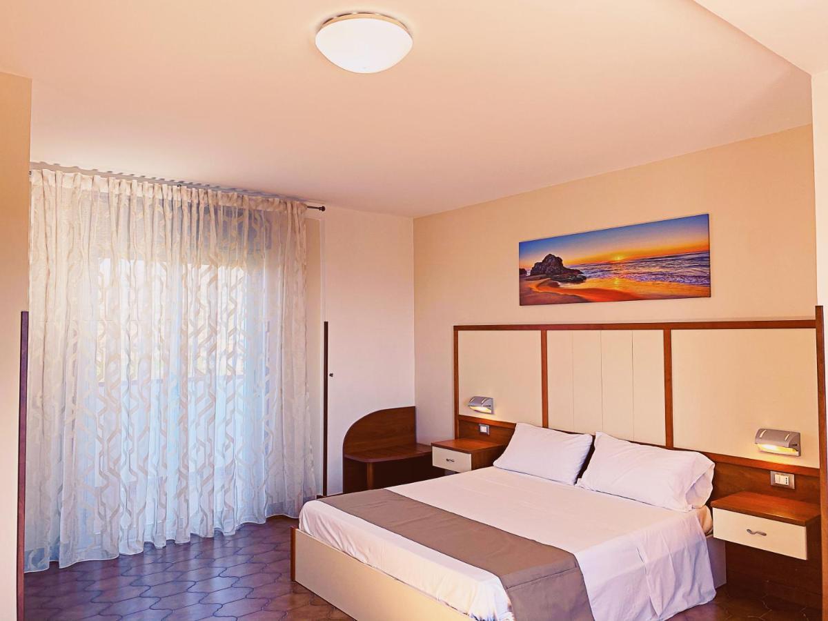 Residence Hotel Felix Ricadi Εξωτερικό φωτογραφία