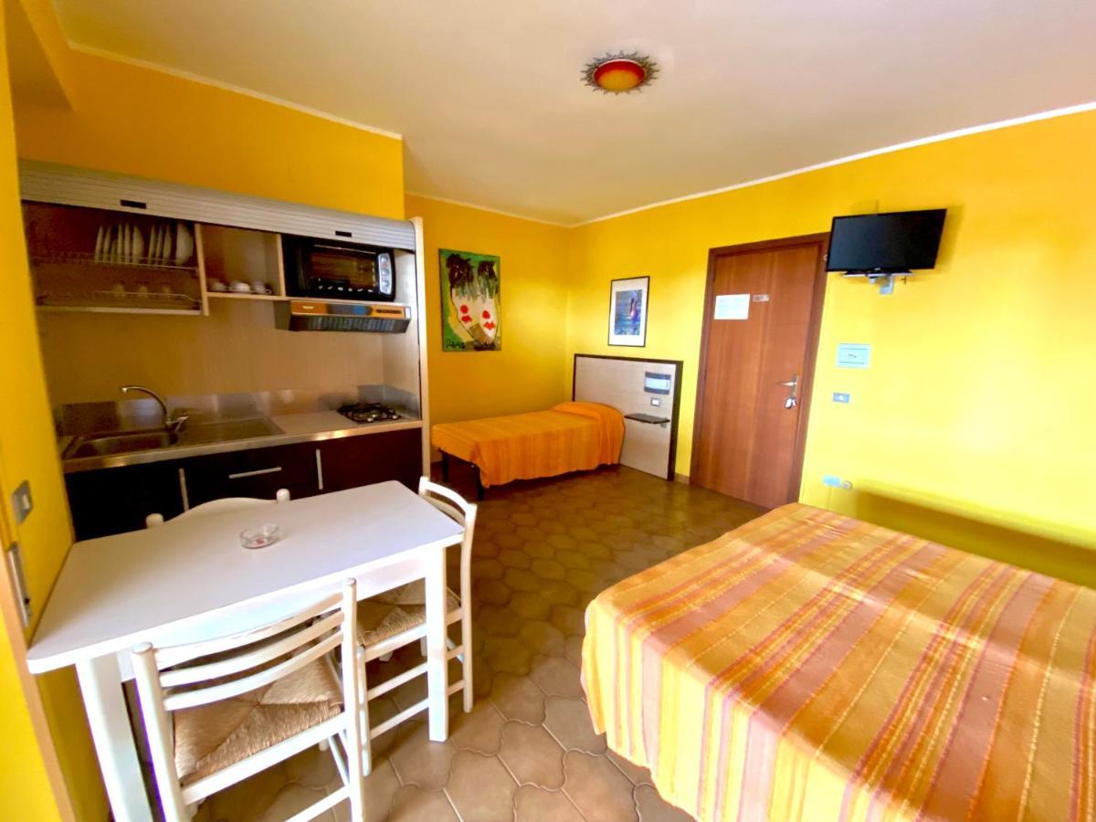 Residence Hotel Felix Ricadi Εξωτερικό φωτογραφία