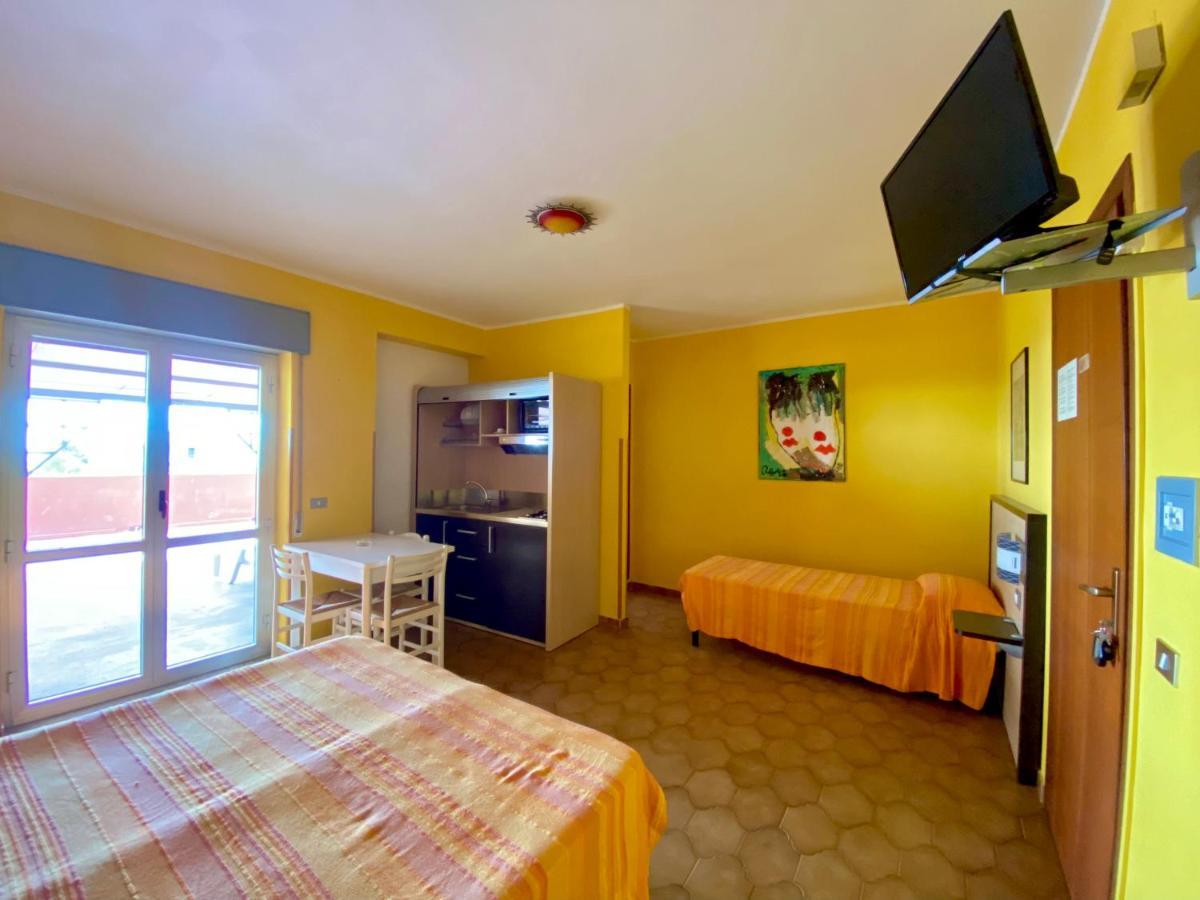 Residence Hotel Felix Ricadi Εξωτερικό φωτογραφία