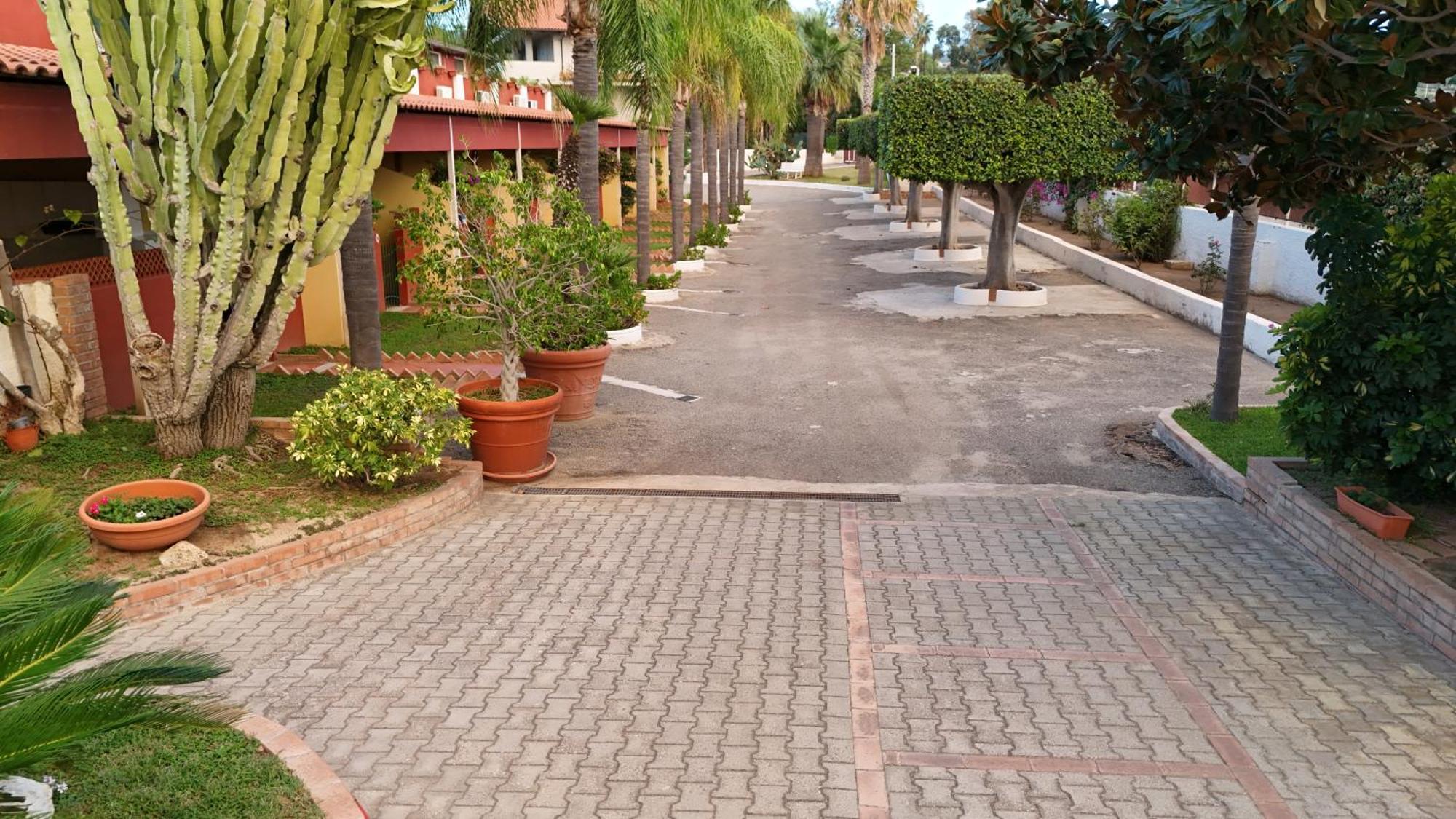 Residence Hotel Felix Ricadi Εξωτερικό φωτογραφία