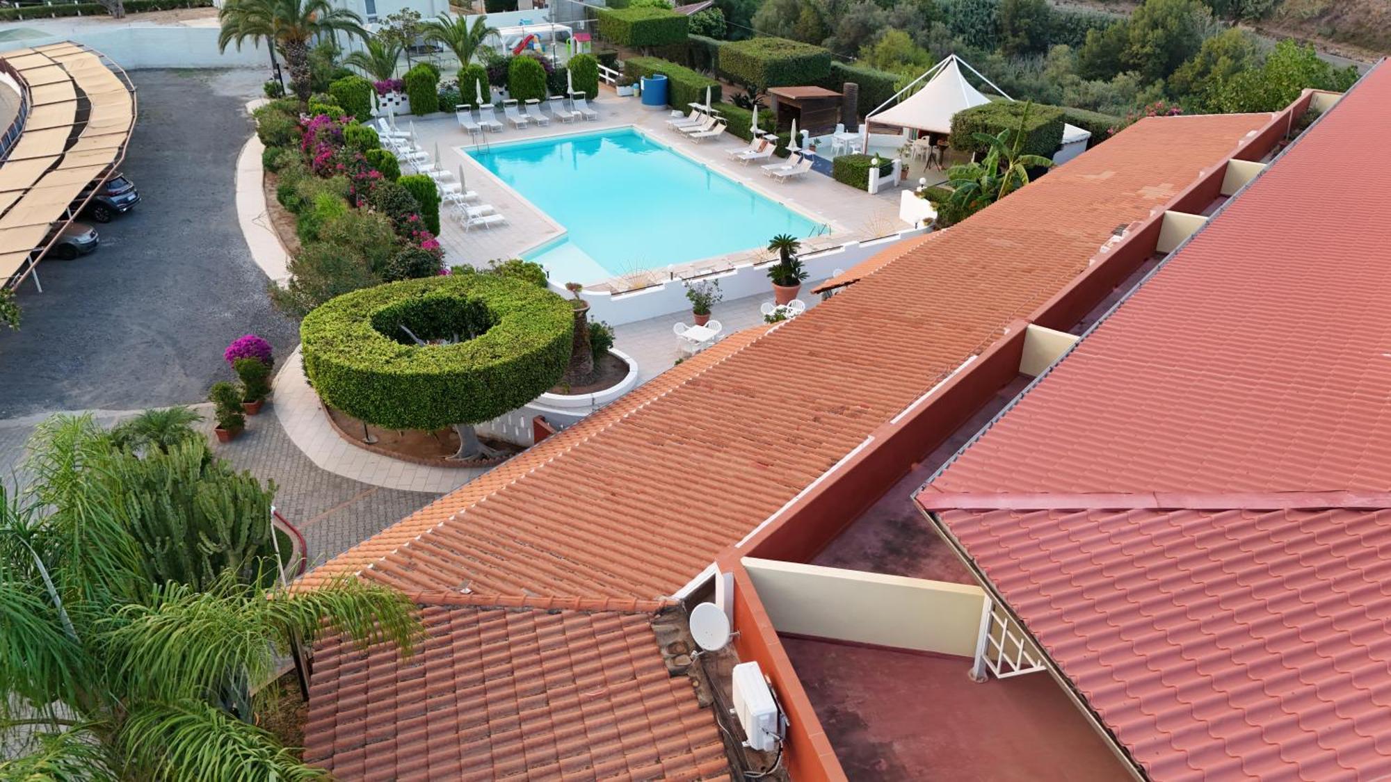 Residence Hotel Felix Ricadi Εξωτερικό φωτογραφία