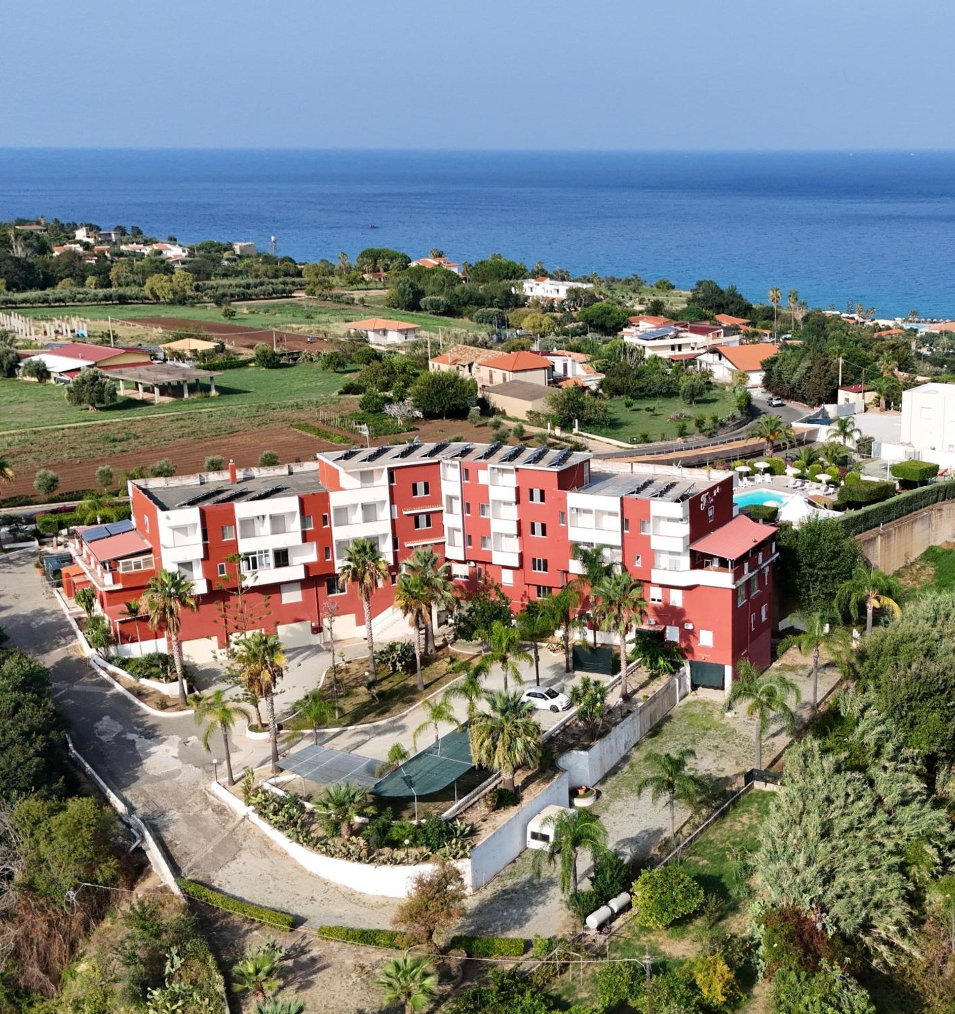 Residence Hotel Felix Ricadi Εξωτερικό φωτογραφία
