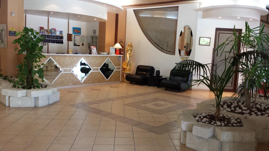 Residence Hotel Felix Ricadi Εξωτερικό φωτογραφία