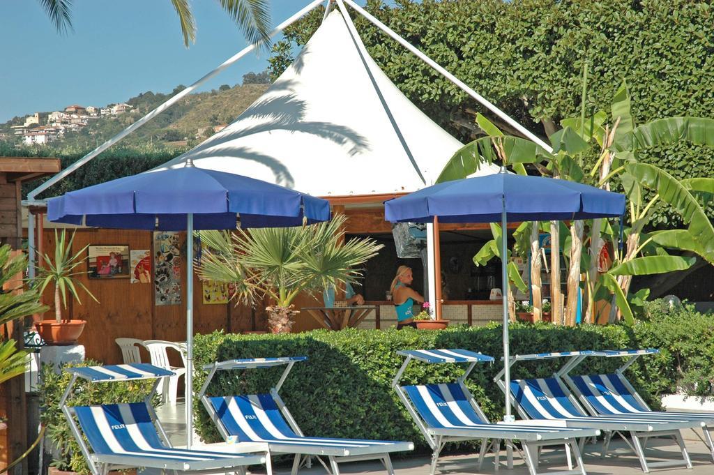 Residence Hotel Felix Ricadi Εξωτερικό φωτογραφία