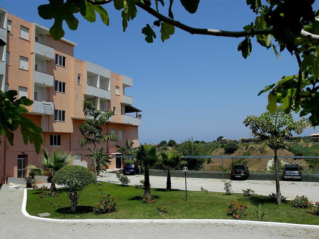 Residence Hotel Felix Ricadi Εξωτερικό φωτογραφία