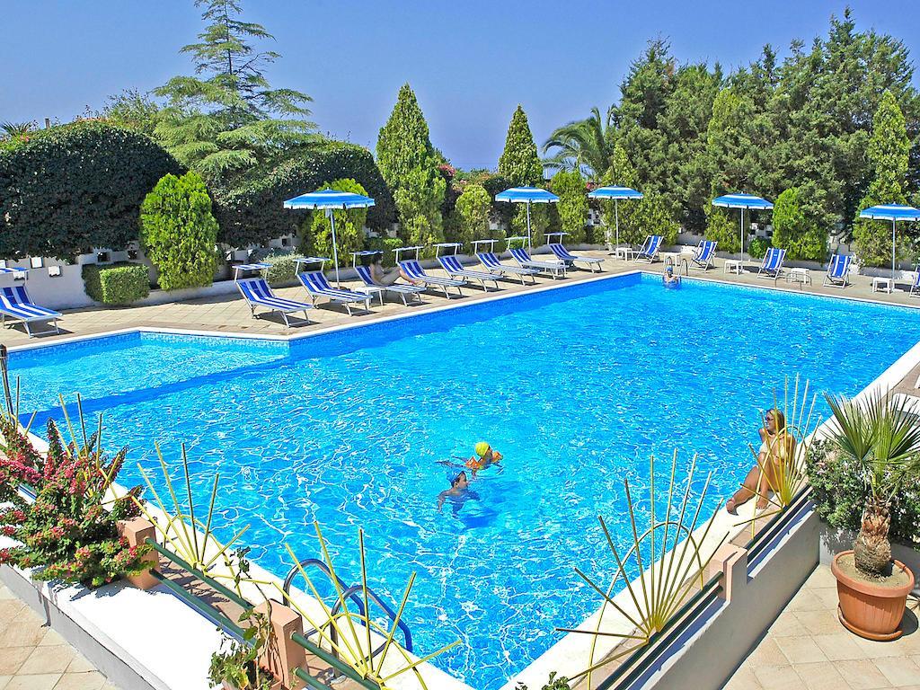 Residence Hotel Felix Ricadi Εξωτερικό φωτογραφία