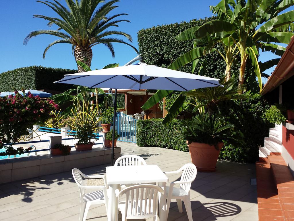 Residence Hotel Felix Ricadi Εξωτερικό φωτογραφία