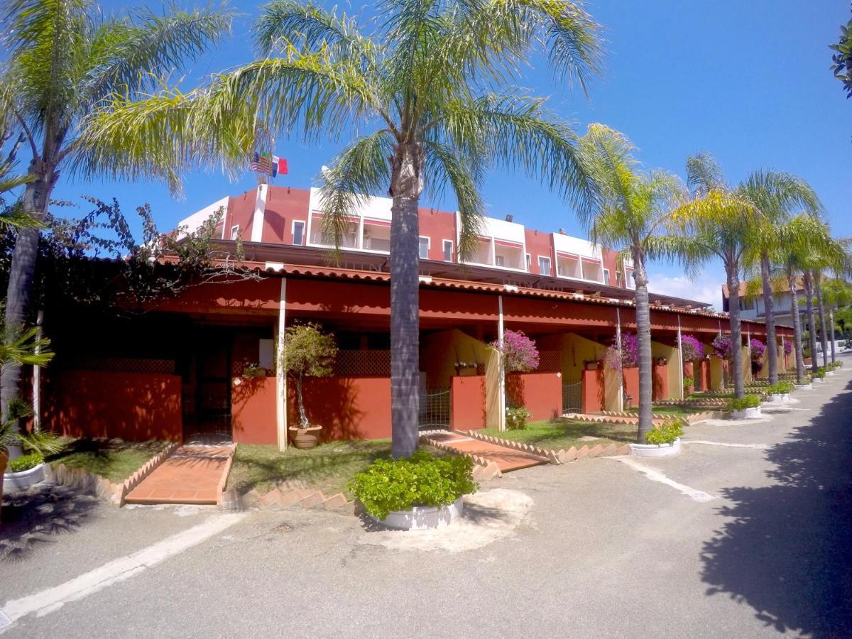 Residence Hotel Felix Ricadi Εξωτερικό φωτογραφία