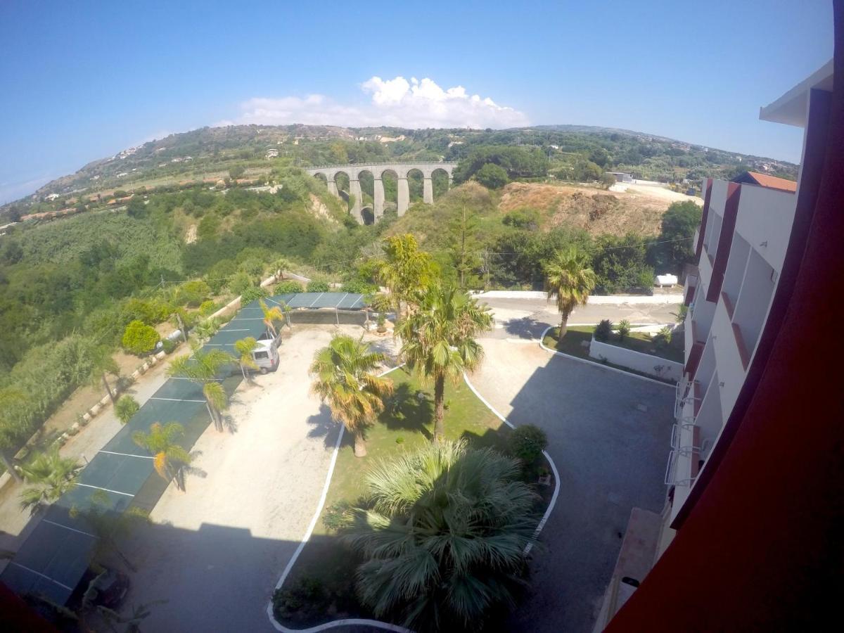 Residence Hotel Felix Ricadi Εξωτερικό φωτογραφία